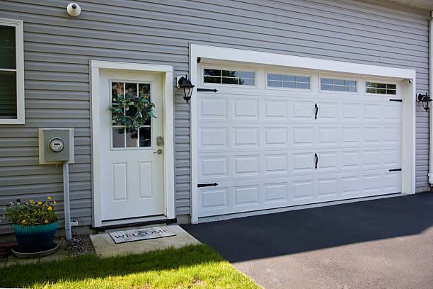 24/7 Emergency Garage Door Panel Replacement experts in Seville, OH